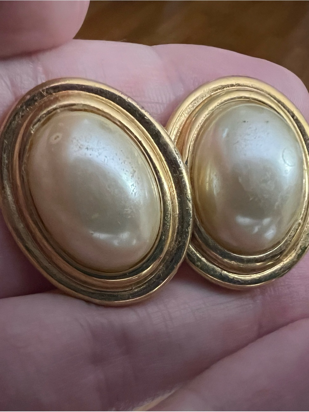 Vintage Clip-on Earrings and Ring - Picture 9 of 10